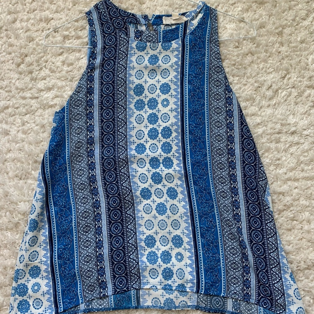 Blue pattern top - Picture 3 of 4